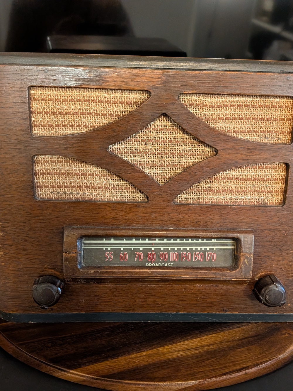 Vintage-Style Portable Radio Speaker in Brown -